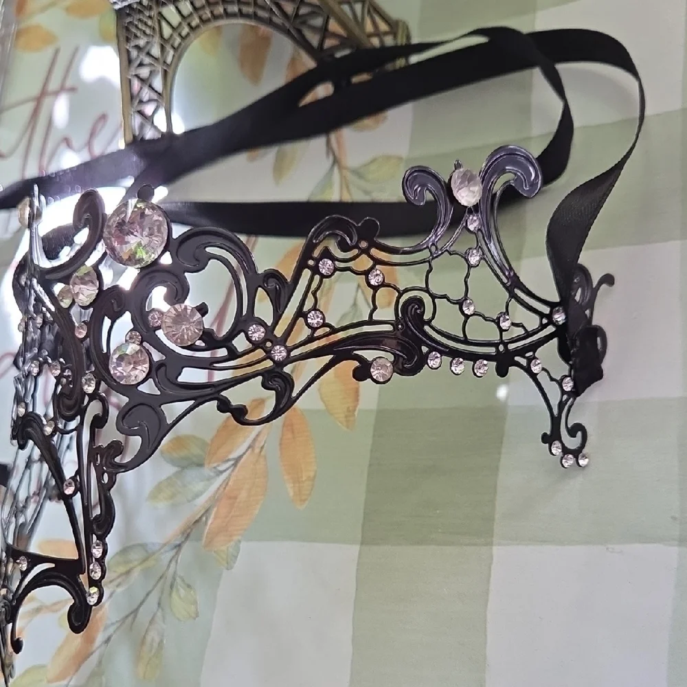 Black Filigree Rhinestone Masquerade Mask - Women Accessories